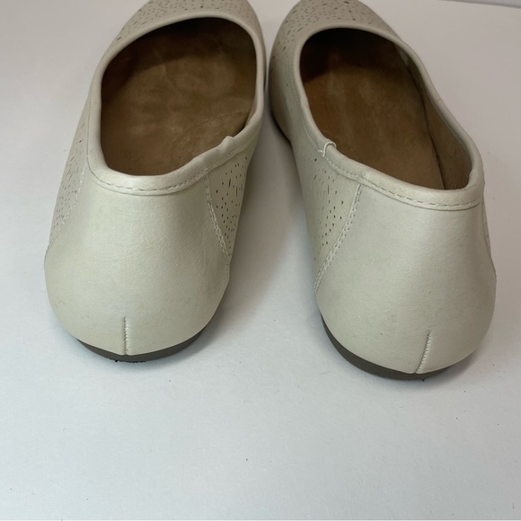 Women's Cream Ballet Flats Size 11 - Picture 4 of 11